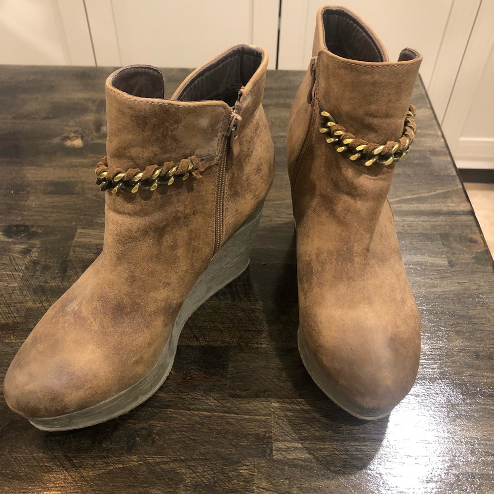 Sbicca Wedge Booties size 9